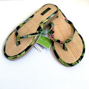 VERA BRADLEY palm flip flops NWT Size small 5.5 - 6